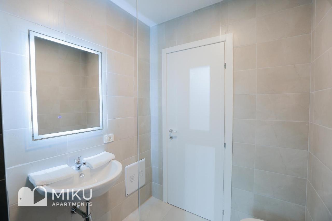 Miku Apartment - Vibrant 1Bd Apartment At Olympic Residence Тирана Екстериор снимка